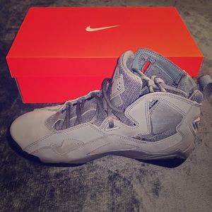 Air Jordan True Flight shoes